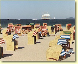 Ein Sonnentag am Strand von Travemnde